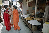 Kangra - the market on the labyrinth of alleys leading to Bajreshwari Devi Temple.